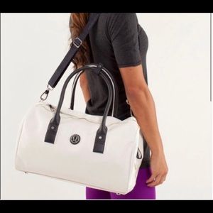 Lululemon daily Om duffel
